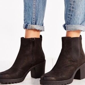 Vagabond ‘Grace’ Chelsea Boots